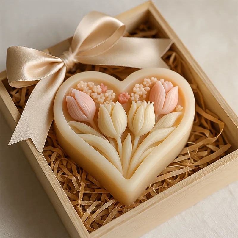 Soap Making Additives - Silicone Mold for Heart-shaped Tulip Candles